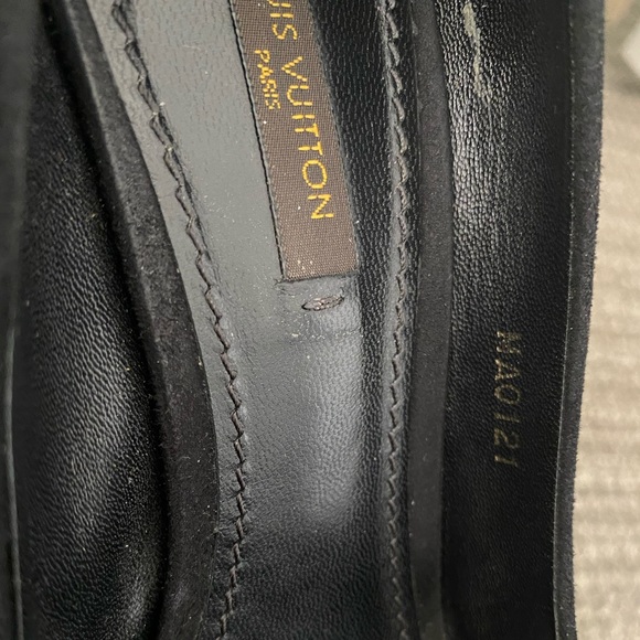 Louis Vuitton Suede Pumps with Large Bow - Picture 5 of 8